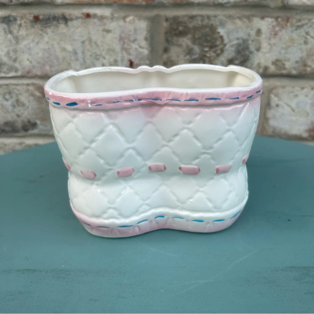 Vintage My-Neil Baby Booties Ceramic Planter Pink Quilted Slippers 1985 Nursery